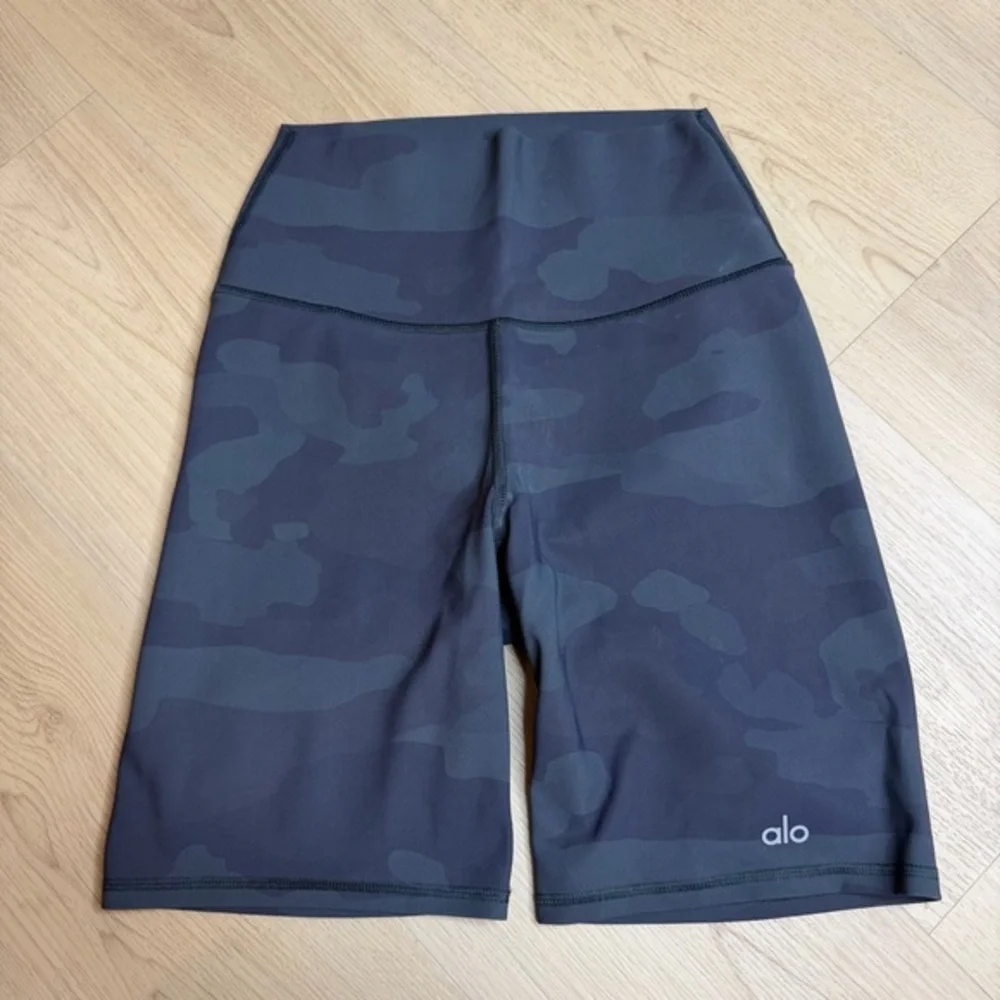 Alo Camo Biker Shorts